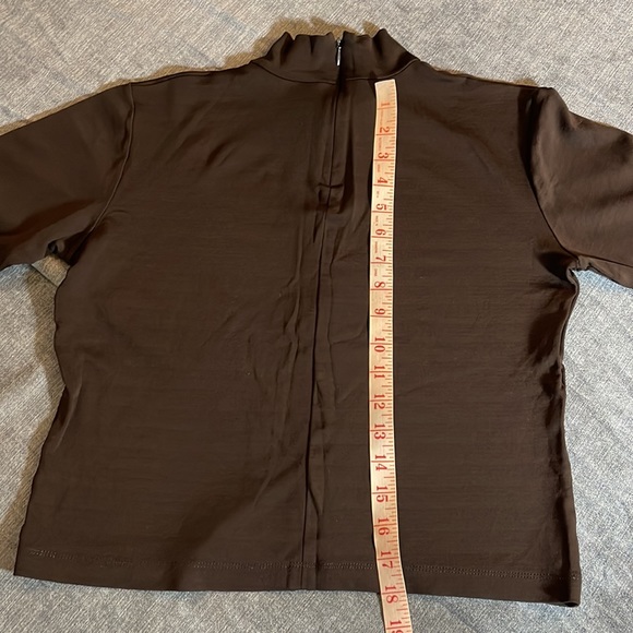 Ann Taylor stretch rayon crop top with half sleeves size medium (23-110) - Picture 4 of 7